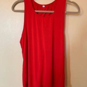 Red flowy tank top - M